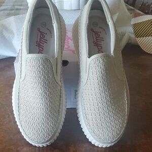 Jellypop Women's Textured Tan Slip-On Flats